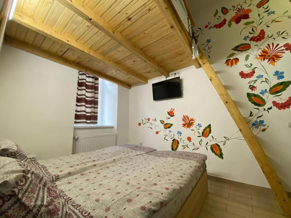 Etno Hostel Lviv Extérieur photo